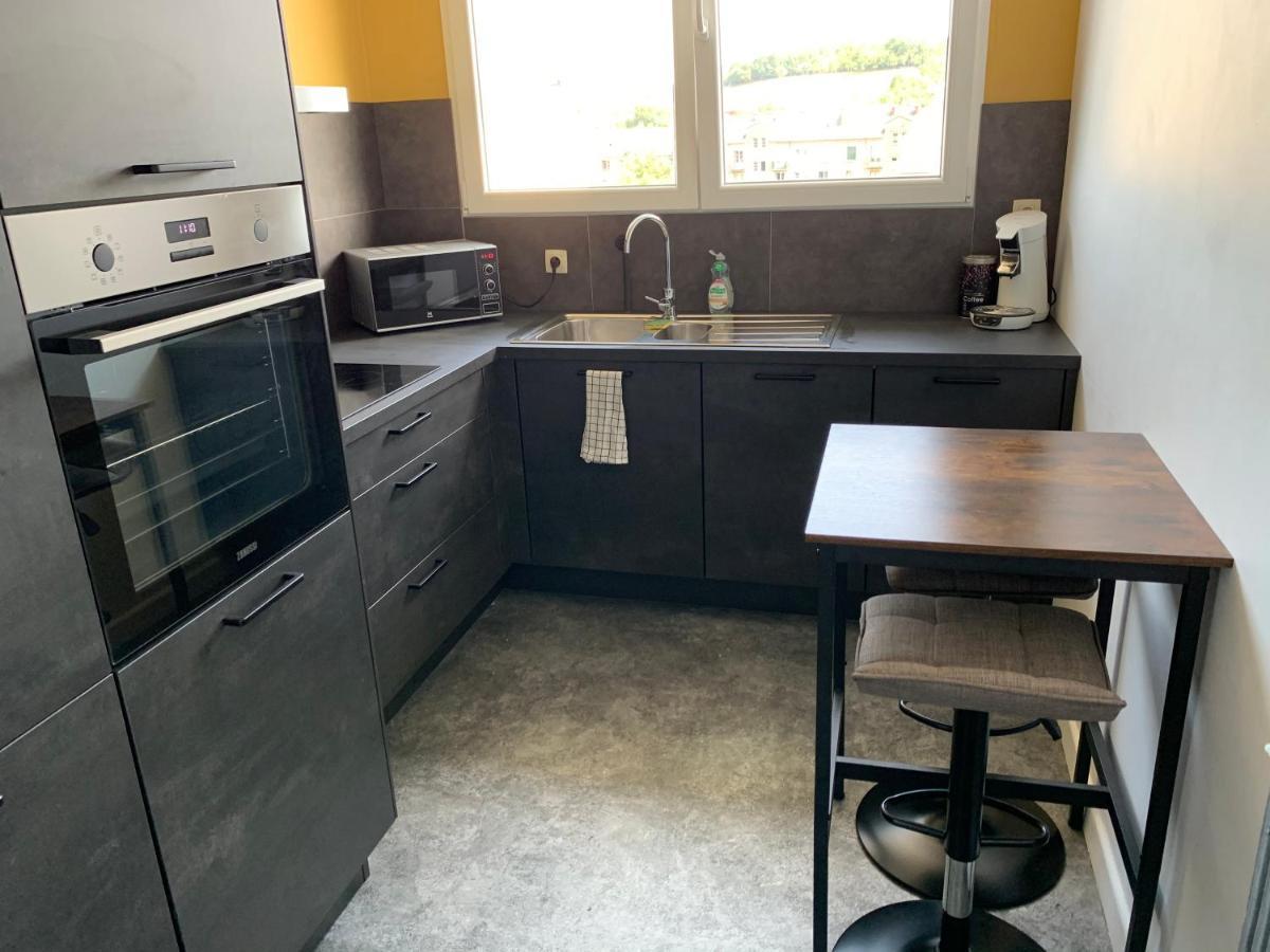 Appartement Tout Confort Dans Une Residence Calme 日韦 外观 照片