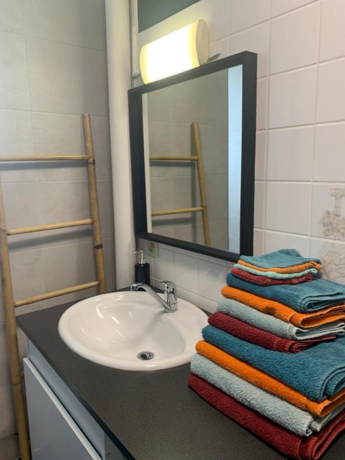 Appartement Tout Confort Dans Une Residence Calme 日韦 外观 照片
