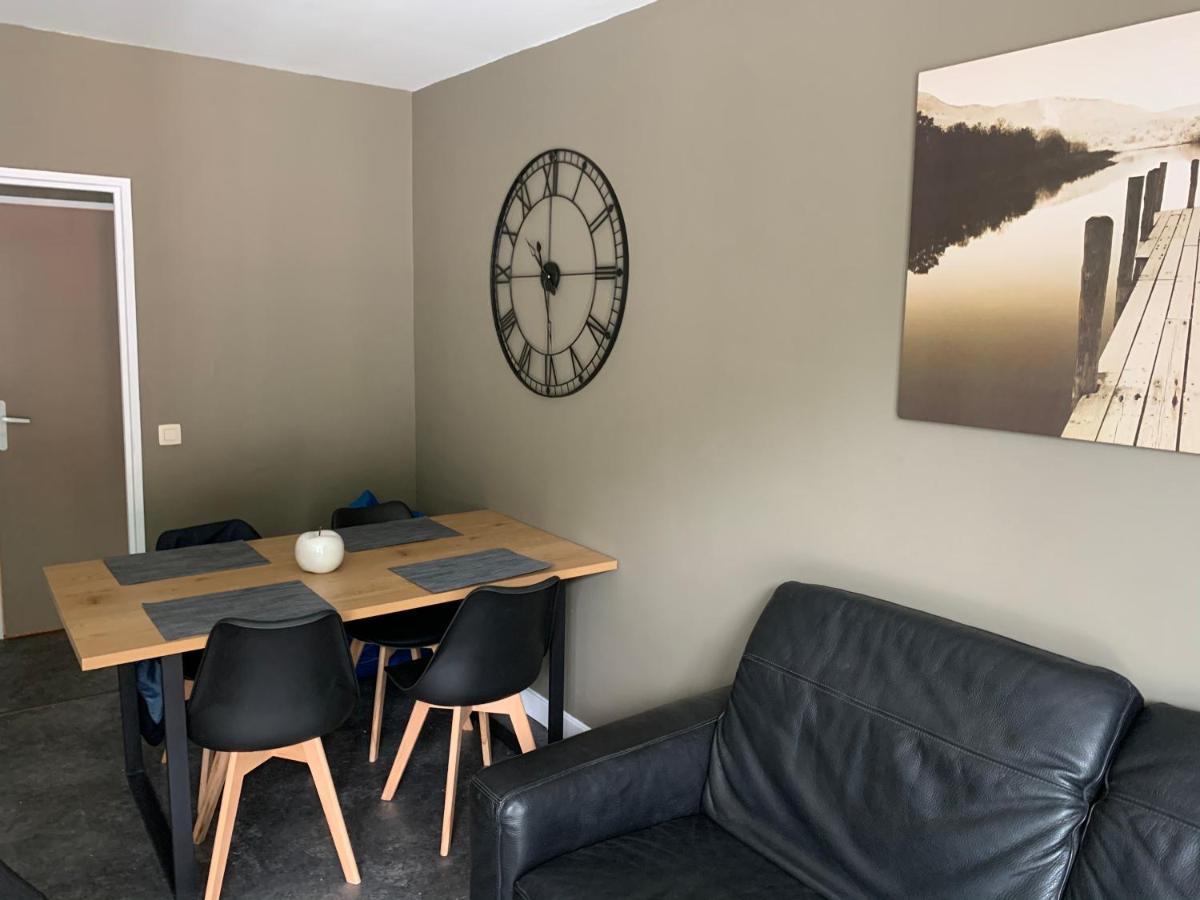 Appartement Tout Confort Dans Une Residence Calme 日韦 外观 照片